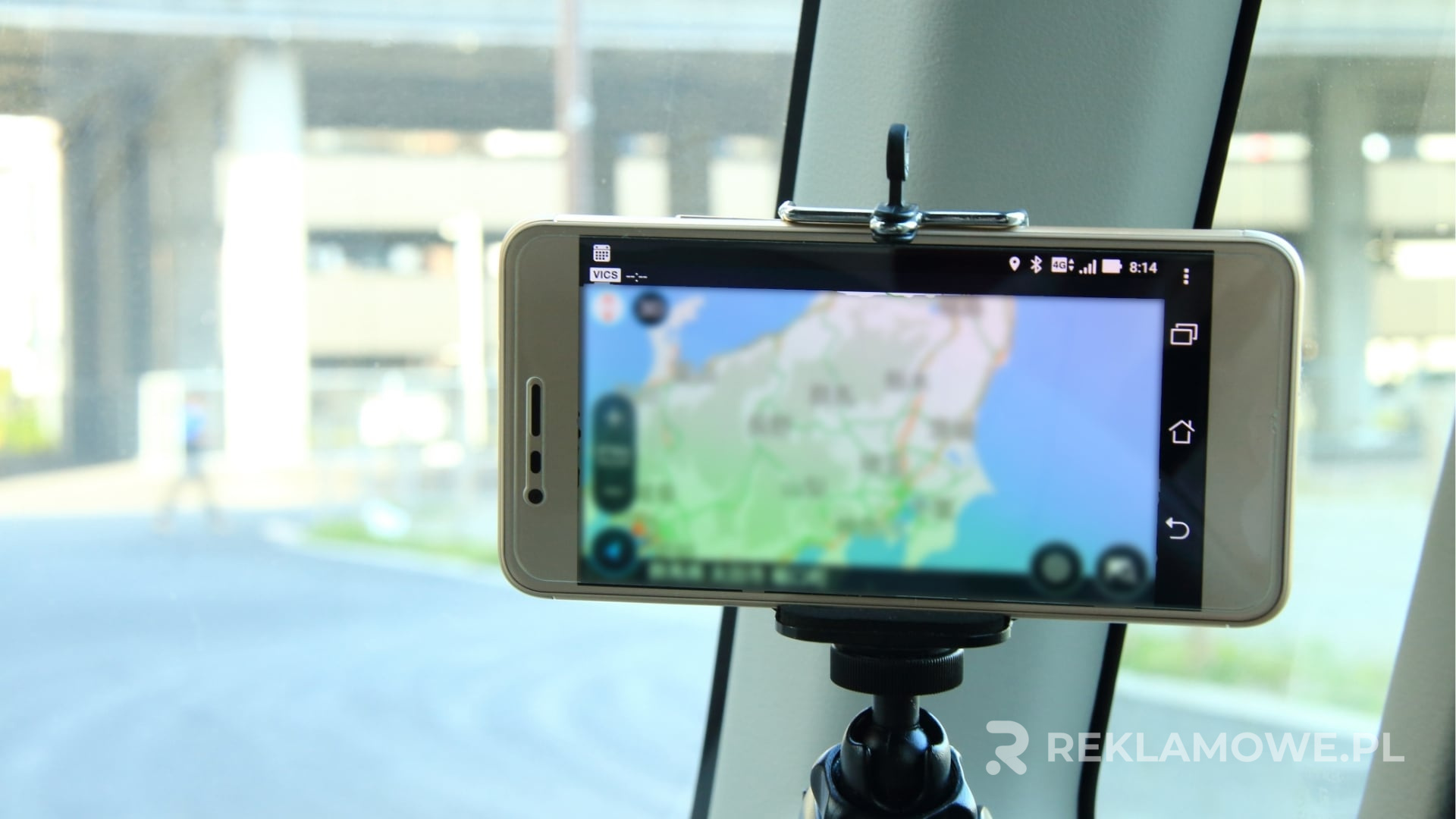 Efektywne uchwyty reklamowe w akcji