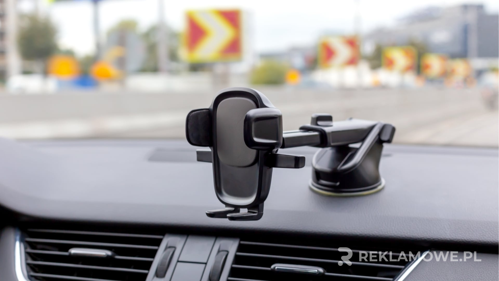 Uchwyty reklamowe w teście